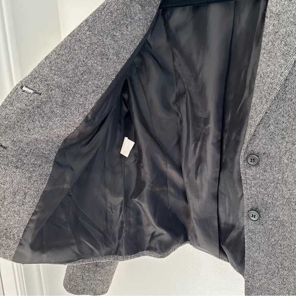 (SOLD) Italian Wool Blend Blazer Size Medium - Picture 13 of 16